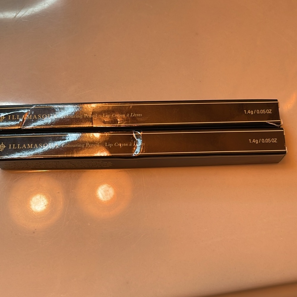 LLAMASQUA Colouring Pencil Lip Crayons in Lust (2 count)